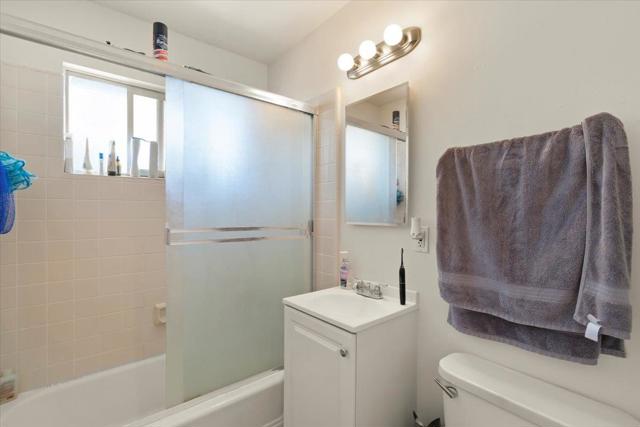 Image 10 of 18 For 420 7th Street