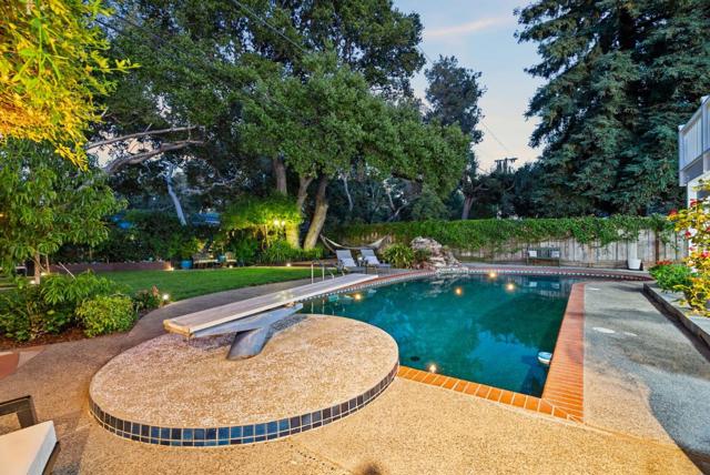 10500 Creston Drive, Los Altos CA: https://media.crmls.org/mediaz/a802b304-9b45-4de3-8787-9c7f3e7d11ce.jpg