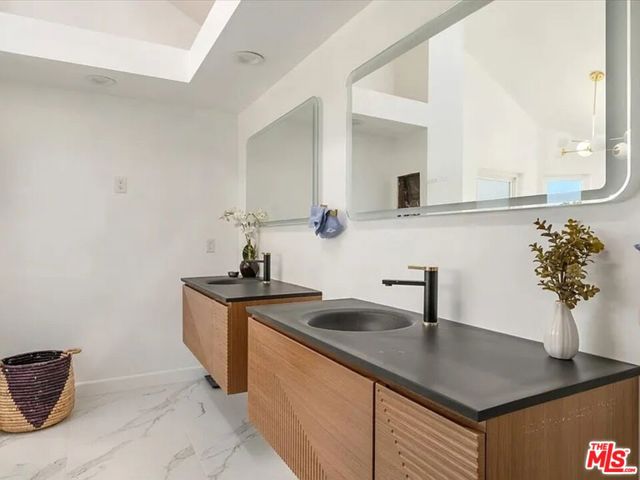 7939 W 80th Street, Playa del Rey CA: https://media.crmls.org/mediaz/a803c07b-cf37-42f2-b106-29e576493442.jpg