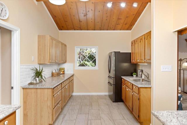 Detail Gallery Image 11 of 55 For 843 Alta Vista Dr, Vista,  CA 92084 - 3 Beds | 2 Baths