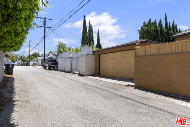 5183 Obama Boulevard, Los Angeles CA: https://media.crmls.org/mediaz/a8040457-098e-4062-93fd-9fcf4d52680d.jpg