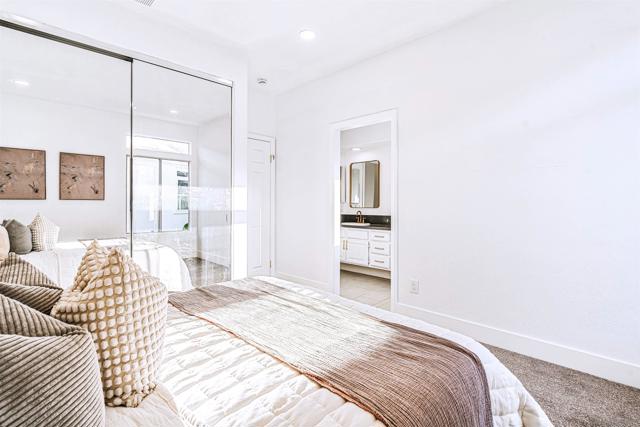 4943 Marin Dr, Oceanside CA: https://media.crmls.org/mediaz/a8042655-3669-48b3-b872-2636553b4e9f.jpg
