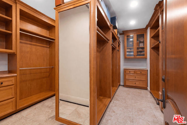 Image 20 of 38 For 919 Gretna Green Way