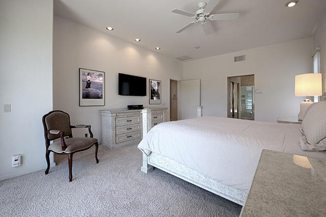 379 Tomahawk Drive, Palm Desert CA: https://media.crmls.org/mediaz/a804acd4-20b6-46b8-80c2-ec281d17592a.jpg