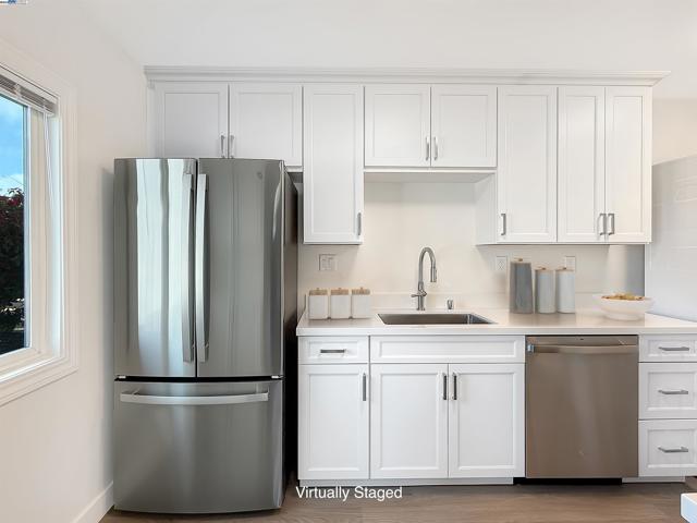 22108 Moyers St, Castro Valley CA: https://media.crmls.org/mediaz/a804cbf8-c03b-401c-86a8-8b090e73316f.jpg