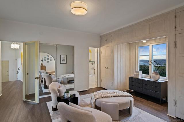7520 Hillside Dr, La Jolla CA: https://media.crmls.org/mediaz/a80524a0-6b92-463a-9050-227527d5bb22.jpg