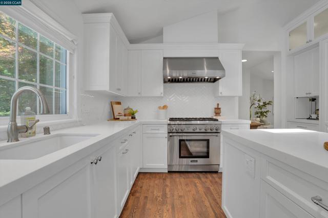 2345 San Miguel Dr, Walnut Creek CA: https://media.crmls.org/mediaz/a80524e6-9e65-4358-b39a-9290691f2bfb.jpg