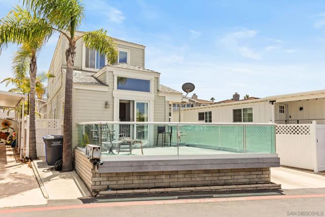 6550 Ponto Dr, Carlsbad CA: https://media.crmls.org/mediaz/a805c169-29be-46b3-bda6-8a6280229aea.jpg