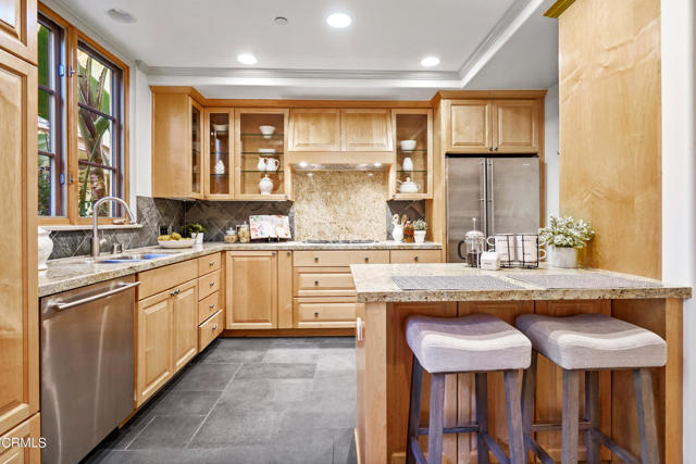 985 N Michillinda Avenue, Pasadena CA: https://media.crmls.org/mediaz/a8065650-e56d-4609-ad3c-3ee0fbd2704d.jpg