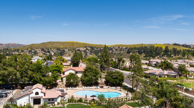 1504 Arroyo View Street, Newbury Park CA: https://media.crmls.org/mediaz/a8069162-0fa8-48c6-a19f-7029d801963e.jpg