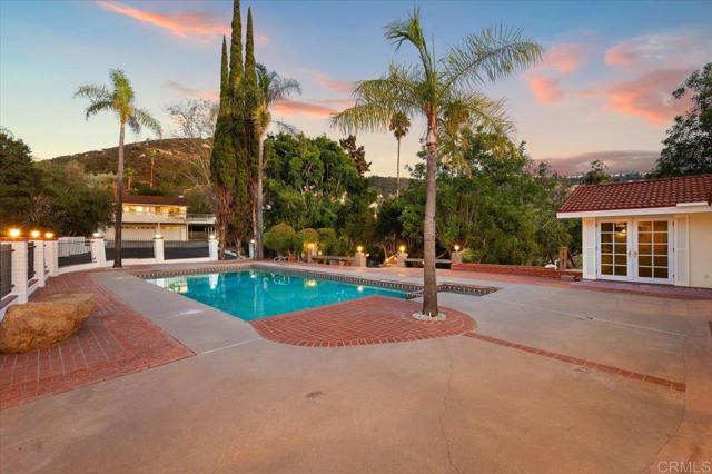 748 Old Oak Ridge, San Marcos CA: https://media.crmls.org/mediaz/a806ae93-7048-4ad2-bf68-f415e7f23c3b.jpg
