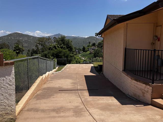 2626 Sunset, Escondido CA: https://media.crmls.org/mediaz/a807512a-4b4e-411c-a9d7-4b68eb6ff3fd.jpg