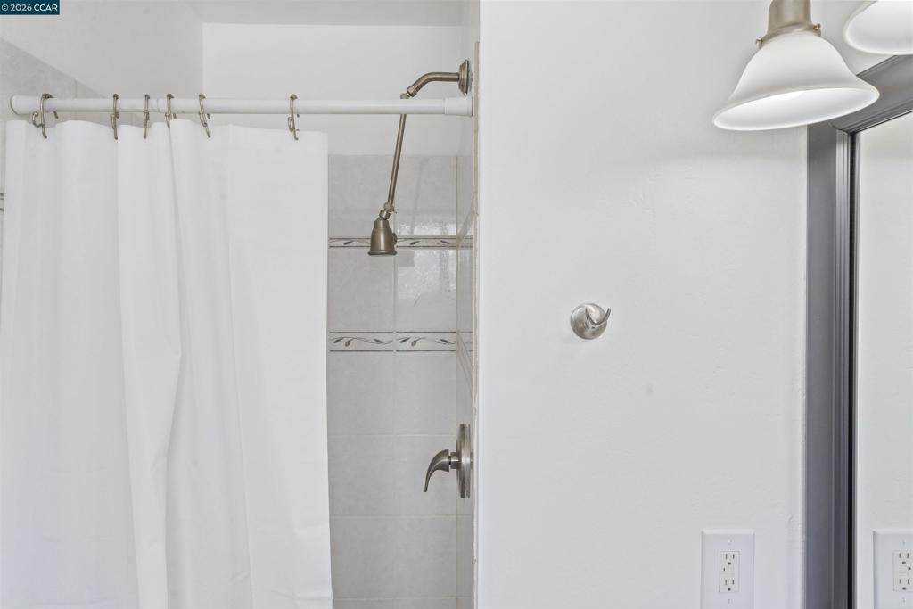 https://media.crmls.org/mediaz/a8079a46-f8b3-4891-8b97-3e88284f4aa5.jpg?preset=X-Large