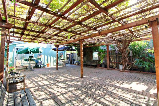 657 2nd Avenue, Redwood City CA: https://media.crmls.org/mediaz/a807bf2f-d09d-4993-992a-9ee40115c206.jpg