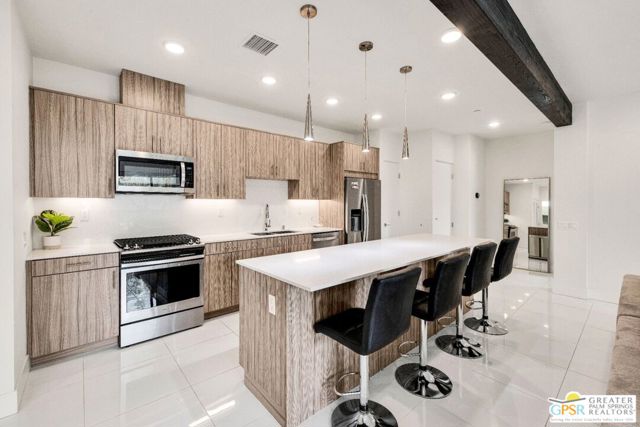 173 The riv, Palm Springs CA: https://media.crmls.org/mediaz/a8080d71-ade3-4e83-b4c9-511d03fd5959.jpg