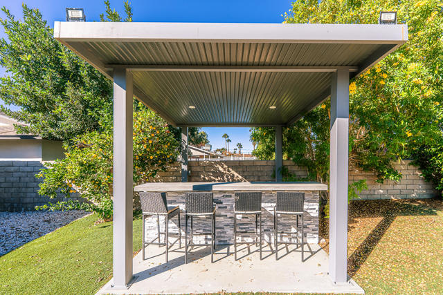 43120 Texas Avenue, Palm Desert CA: https://media.crmls.org/mediaz/a80821c9-5f9e-4fc0-85d6-a67562a444de.jpg