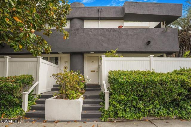 17842 Magnolia Boulevard, Encino CA: https://media.crmls.org/mediaz/a808ee8f-926e-4bad-8519-2c9c691ff780.jpg