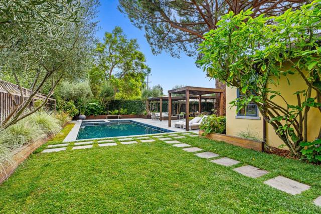 1683 Dalehurst Avenue, Los Altos CA: https://media.crmls.org/mediaz/a8099865-ab20-4f66-b8cf-15b93f1a4e80.jpg