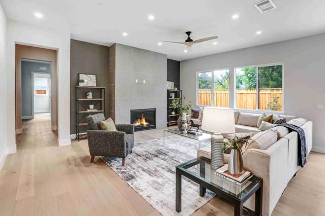 Image 12 of 37 For 110 Waterstone Court