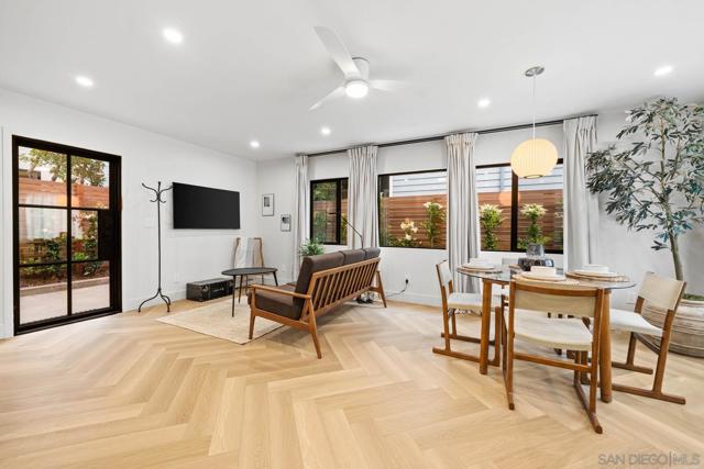 7372 76 Fay Ave, La Jolla CA: https://media.crmls.org/mediaz/a80a7def-10de-4799-83e8-3ad4f75dee9b.jpg