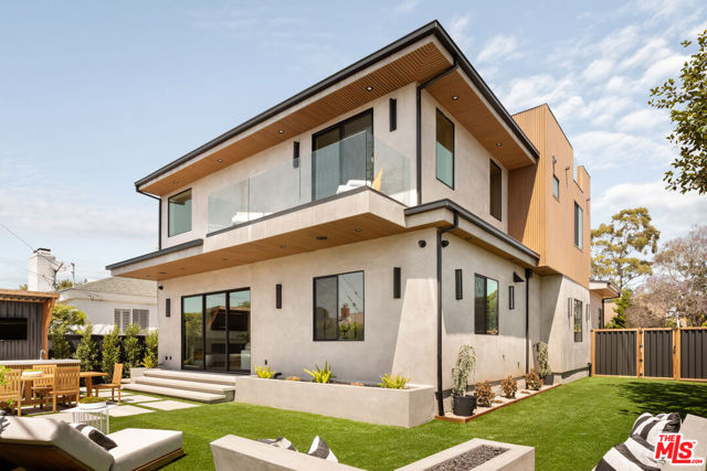 7543 Denrock Avenue, Los Angeles CA: https://media.crmls.org/mediaz/a80ac12d-4262-41ea-b628-ea4cd8b9fb4c.jpg