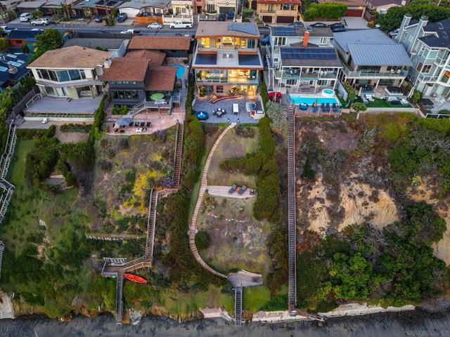 1230 Neptune Ave, Encinitas CA: https://media.crmls.org/mediaz/a80b157f-da70-4937-a4b8-eccb6dca6230.jpg
