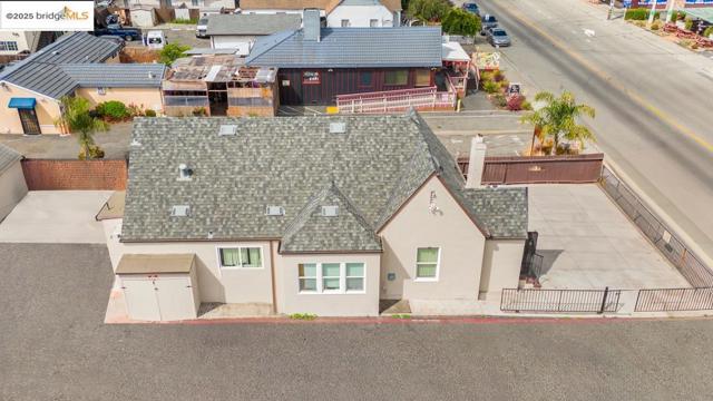 2090 Marina Blvd, San Leandro CA: https://media.crmls.org/mediaz/a80b1985-cadd-4eba-94c3-08beaa6bb8c4.jpg