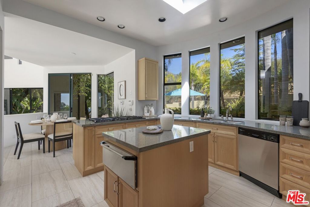 MLS #25607969 image #16