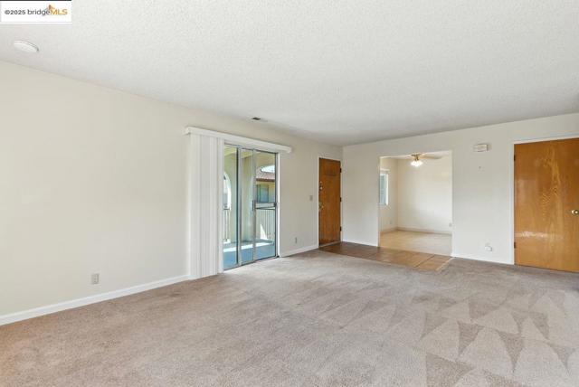 4336 Rilea Way, Oakland CA: https://media.crmls.org/mediaz/a80b6aba-d3b2-4c4f-8071-241265ae6bfa.jpg