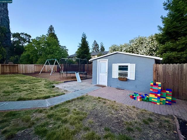 2036 Helen Road, Pleasant Hill CA: https://media.crmls.org/mediaz/a80b8fd5-06ef-4a9b-9b65-ce1851f4d4fe.jpg