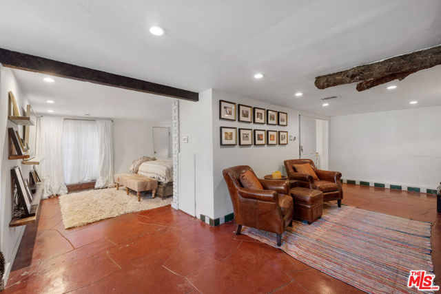 400 W Avenue 42 Avenue, Los Angeles CA: https://media.crmls.org/mediaz/a80b984c-9366-4575-a8a1-075725f024b5.jpg