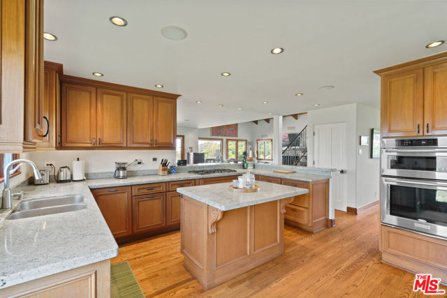 2303 Tuna Canyon Road, Topanga CA: https://media.crmls.org/mediaz/a80bc298-11b0-425d-9e28-a34c1f9a47cd.jpg