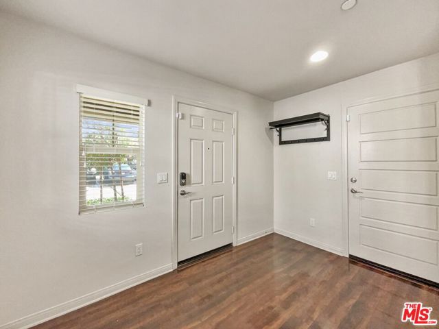 14114 West Oak Lane photo 8