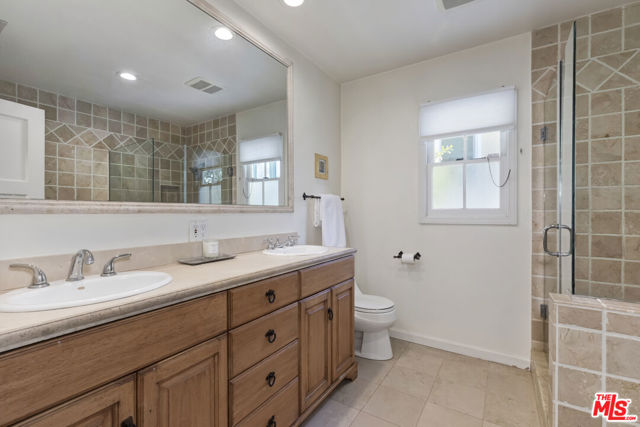 4219 Saugus Avenue, Sherman Oaks CA: https://media.crmls.org/mediaz/a80d3053-baac-4e5e-8dd6-9b9740cd93dc.jpg