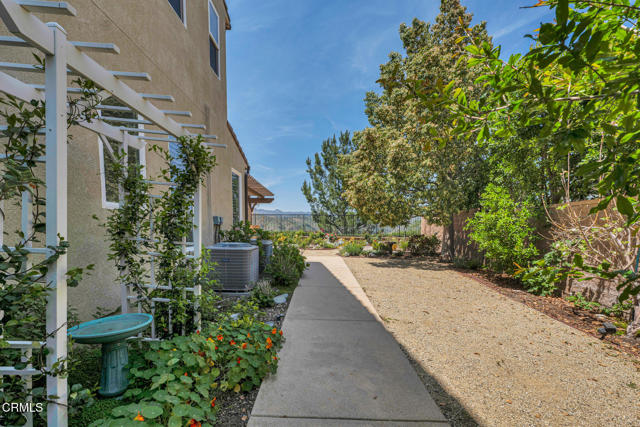 20752 Veneto Way, Porter Ranch CA: https://media.crmls.org/mediaz/a80d52a9-c65e-4fff-aada-ce92119f306e.jpg