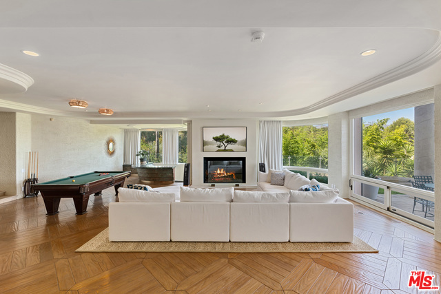 28808 Cliffside Drive, Malibu CA: https://media.crmls.org/mediaz/a80da4b9-ed81-4cbd-93b4-73273f1a7e95.jpg