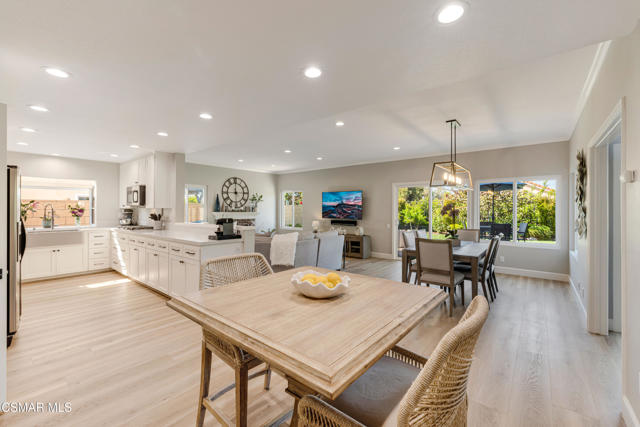 12147 Alder Grove Street, Moorpark CA: https://media.crmls.org/mediaz/a80dc45b-8185-44c8-8ef6-f24c42b79b29.jpg
