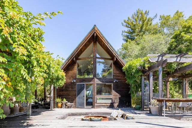 994 Laurel Grove Drive, Soquel CA: https://media.crmls.org/mediaz/a80e082f-1e7f-4e33-9df8-231703cfbb63.jpg