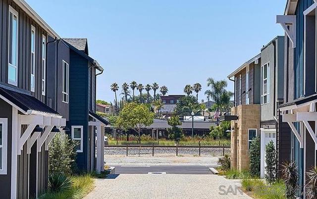 571 N Vulcan Ave, Encinitas CA: https://media.crmls.org/mediaz/a80e573c-91f3-43a8-8063-570ebc94dc5d.jpg