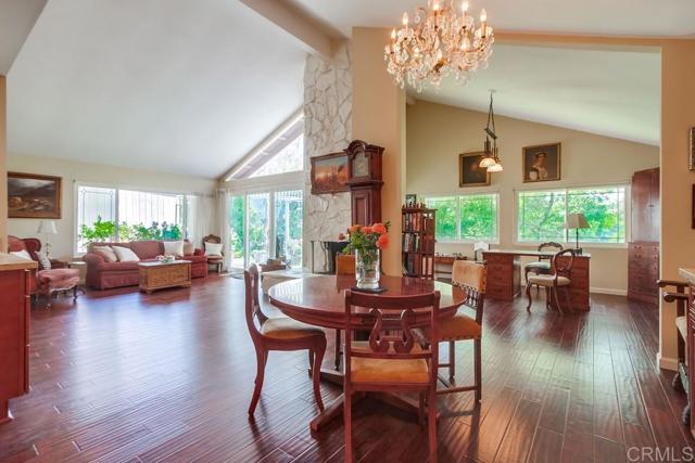 1129 La Casa Drive, San Marcos CA: https://media.crmls.org/mediaz/a80eceae-ddc0-4b83-9aaa-051d404c7bc8.jpg