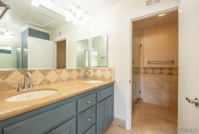 13669 Comuna Drive, Poway CA: https://media.crmls.org/mediaz/a80eed51-525f-431f-83c7-55b97b7022ad.jpg