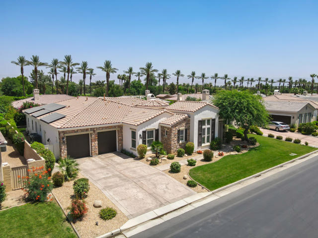 76158 Via Montelena, Indian Wells CA: https://media.crmls.org/mediaz/a80f493e-f623-4205-b0ad-9acb4e1c1cf8.jpg