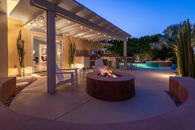 1360 E Vista Chino, Palm Springs CA: https://media.crmls.org/mediaz/a80f5b5f-de9c-4a8c-9e8e-0cd56de5078c.jpg