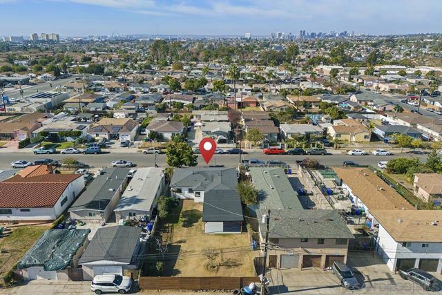 745 West St, San Diego CA: https://media.crmls.org/mediaz/a8115879-9662-454e-a8a7-f58182bfa15f.jpg