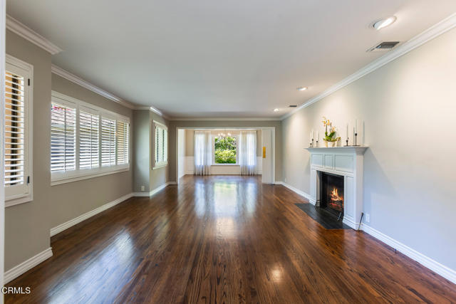 4308 Hayman Avenue, La Canada Flintridge CA: https://media.crmls.org/mediaz/a8117be0-c67f-44bc-9bcd-7764d669307a.jpg