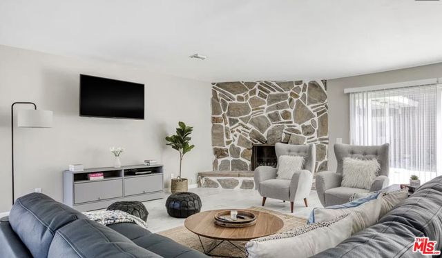 8100 W 83rd Street, Playa del Rey CA: https://media.crmls.org/mediaz/a8117da5-e2d3-4f8d-9f8d-6e18e1447f28.jpg