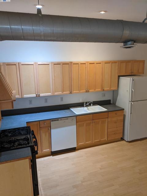 Image 33 of 40 For 2622 Kingsland Ave