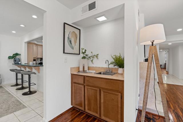 522 Thain Way, Palo Alto CA: https://media.crmls.org/mediaz/a811ecd4-8568-49db-8474-4073a6a32521.jpg