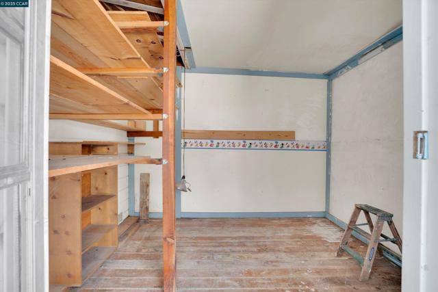 881 Merle Ave, Martinez CA: https://media.crmls.org/mediaz/a8126eff-abc1-45d8-925f-adfe935f3d87.jpg
