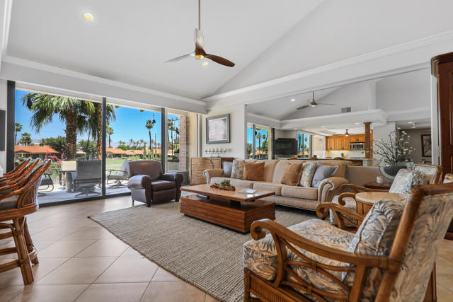 352 Villena Way, Palm Desert CA: https://media.crmls.org/mediaz/a812af37-b493-4dbd-a6b6-badf7a7f862c.jpg
